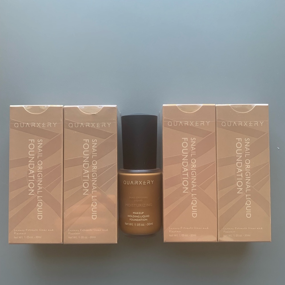 4 x Snail Liquid Moisturizing Holding Foundation Truffle 301D NWT